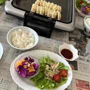 ３人で仲良く餃子パーティー(^O^)