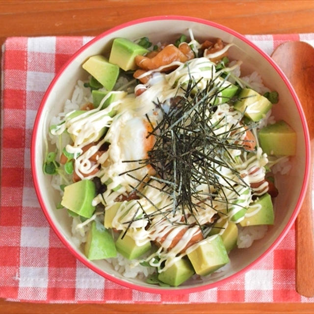 焼き鳥&アボカドのカフェ風丼でおしゃれにおいしく夏バテ対策!～マイナビニュースに掲載～