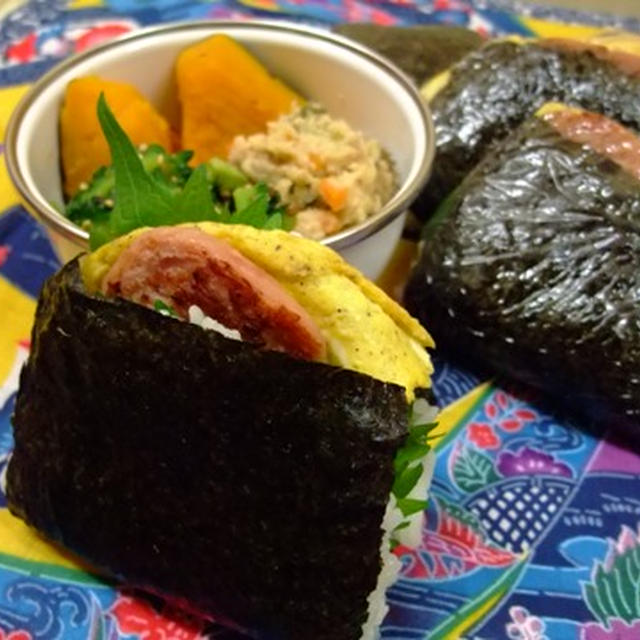 沖縄大好き?スパムおむすびお弁当。
