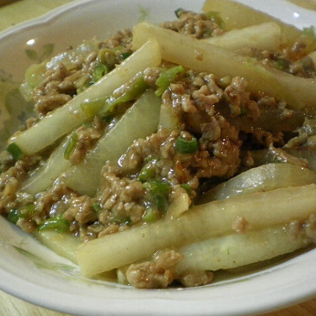 大根が美味しい肉炒めで、今夜も乾杯