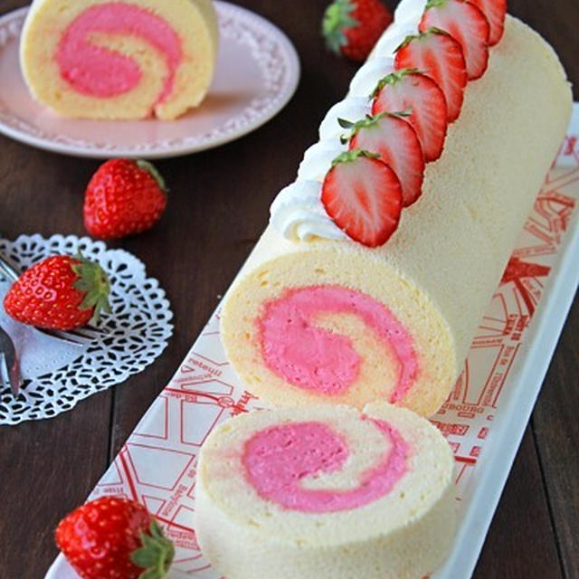 ひなまつりお菓子にも♪苺ミルクロールケーキ！
