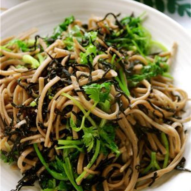 香菜と柚子胡椒の香り蕎麦