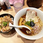 淡麗煮干そばを啜り炙りチャーシュー丼を食べる