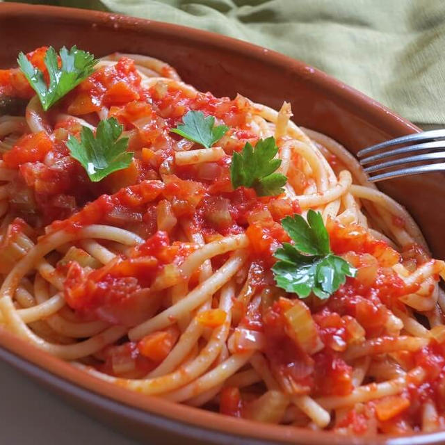 【基本のレシピ】野菜とトマトソースのパスタ