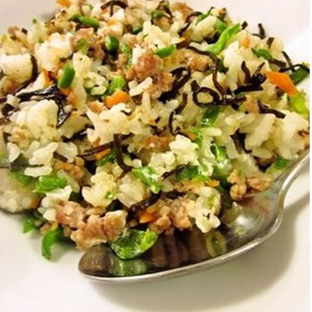 ピーマンとひき肉の塩昆布炒飯 　「有難う」