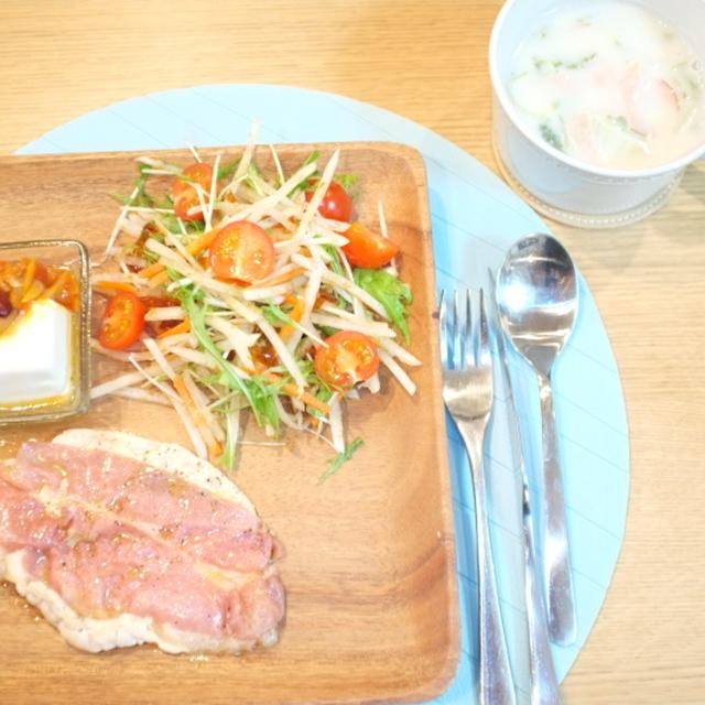 夕食☆ささ身のサルティンポッカ　白菜とハムのミルクスープ　大根サラダ　