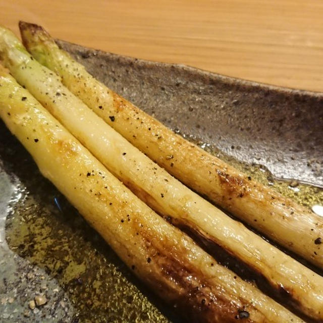 おもいの鉄板で焼く、白アスパラガス鉄板焼き