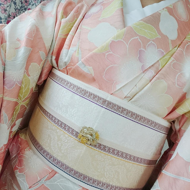桃色花柄正絹着物×ベージュ博多織半幅帯