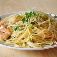 簡単！おしゃれに♪「海老とあさりのレモン醤油パスタ」