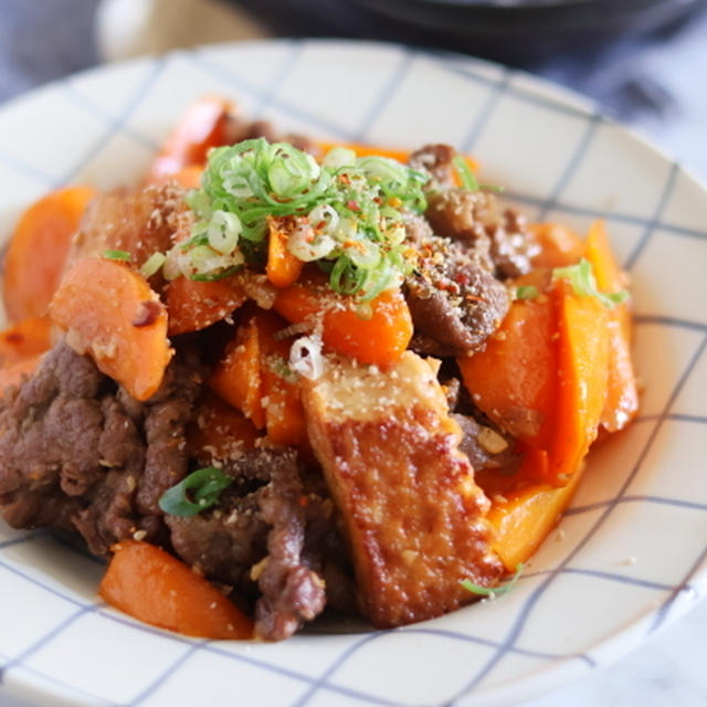 にんじん・厚揚げ・牛肉で作る甘辛炒め｜忙しい日の簡単おかずレシピ