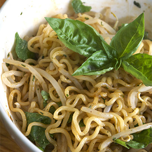 パクチー香る「サイゴンラーメン」試食体験〜サイゴン焼きそばコリアンダー風味