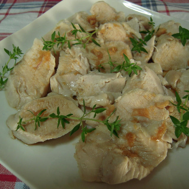 蒸し鶏の生姜だれ・タイム風味