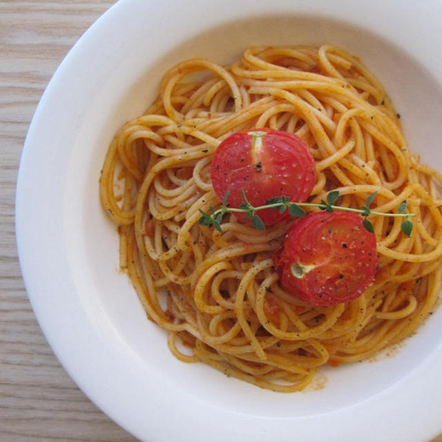 「マ･マー トマトの果肉たっぷりの ミートソース」を使ってとっても短時間で出来るトマトスパゲティ
