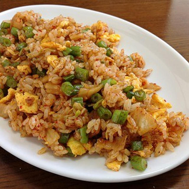 今日のお昼は「キムチチャーハン」