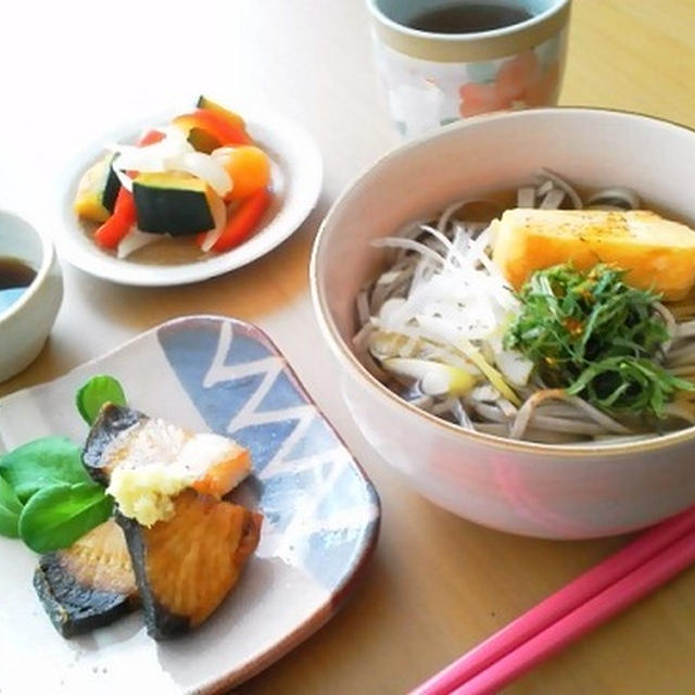 お蕎麦や鰤や卵焼き〜☆