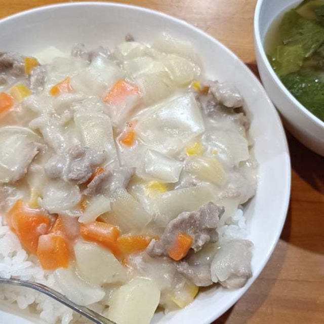 残り物全部投入！豚こまシチューの晩ご飯(*´艸｀*)