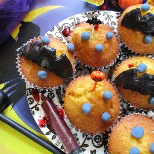 ハロウィン♡吸血こうもりのかぼちゃカップケーキ♪