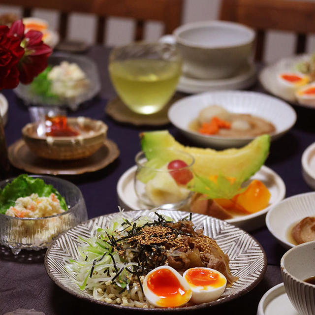 【献立】肉ネギラー油そばと、白えび麩と里芋の煮物と、フルーツ盛りなど。～帰省、再び～