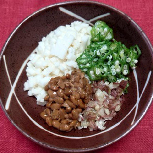 長芋とオクラと納豆の小鉢、玉子とうふそうめん風