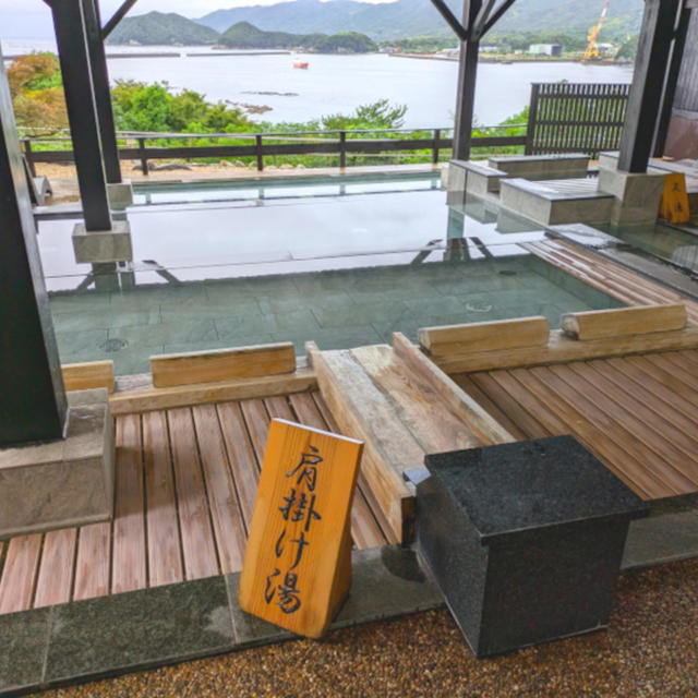 棚田状露天風呂を撮影