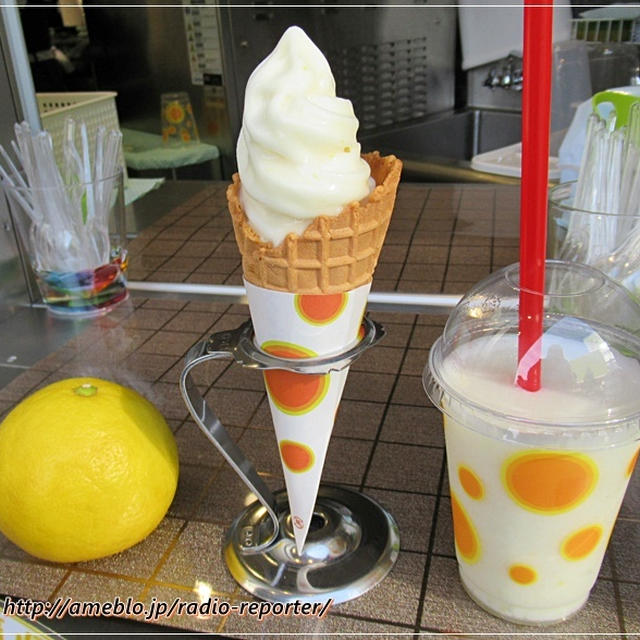 さっぱり♪日向夏のソフトクリームとスムージー☆新宿みやざき館KONNE