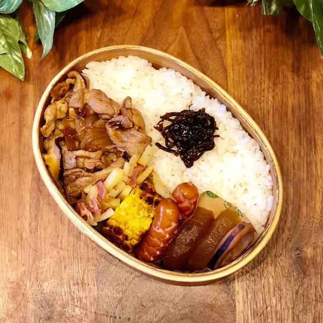 豚肉と椎茸のピリ辛炒めでわっぱ弁当