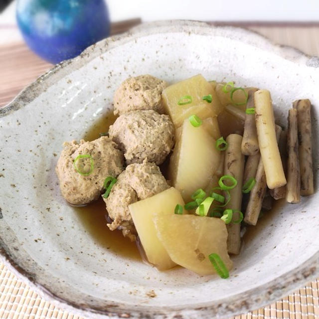 水から煮出して♪鶏団子と根菜の煮物