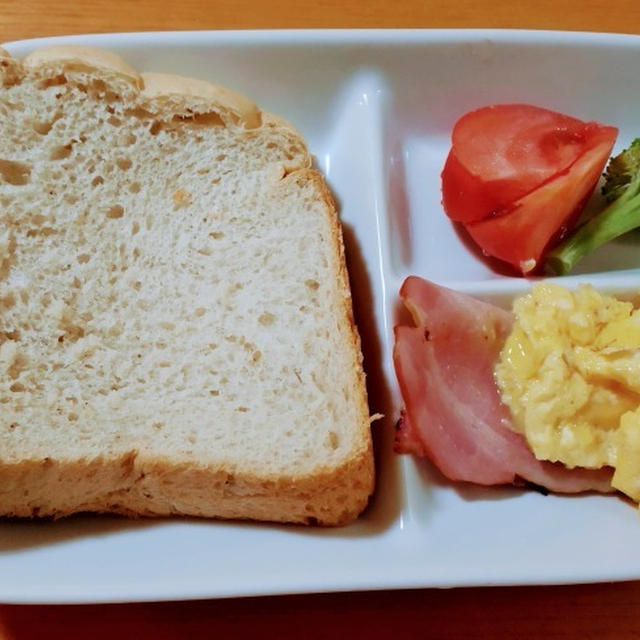 香ばしい香りのセサミ食パン