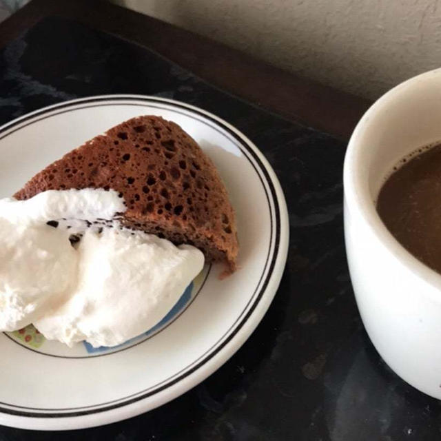 甘さ控えめチョコレートケーキ