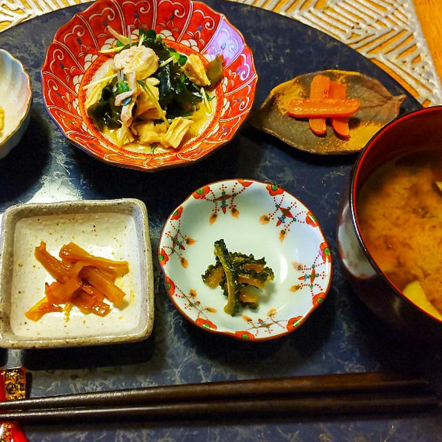 お野菜小鉢６品と山賊焼で、22時から軽く晩酌