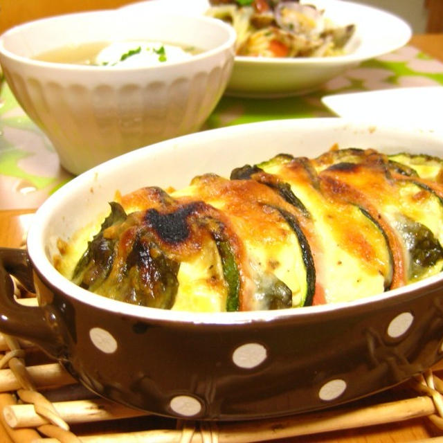 豆腐とトマトの重ねチーズ焼き。