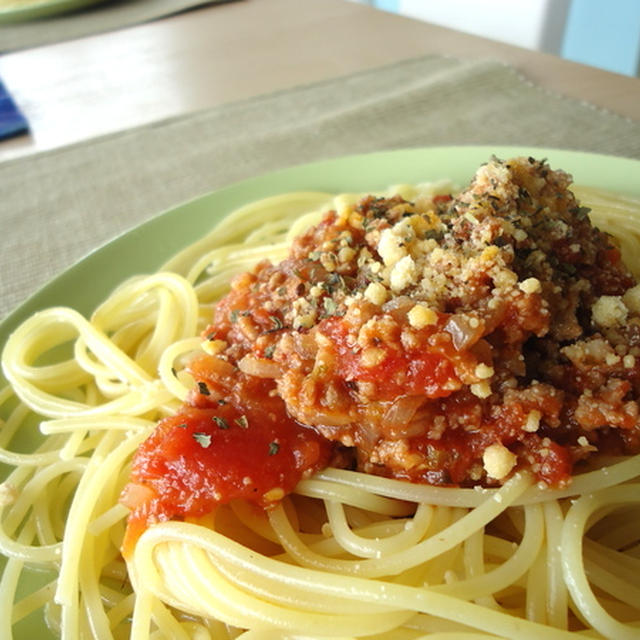 ひき肉たっぷりお手軽ミートソースのパスタ