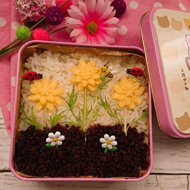 そぼろふりかけで簡単！たんぽぽ弁当〖デコ弁〗 #平日お昼ご飯はお弁当or外食