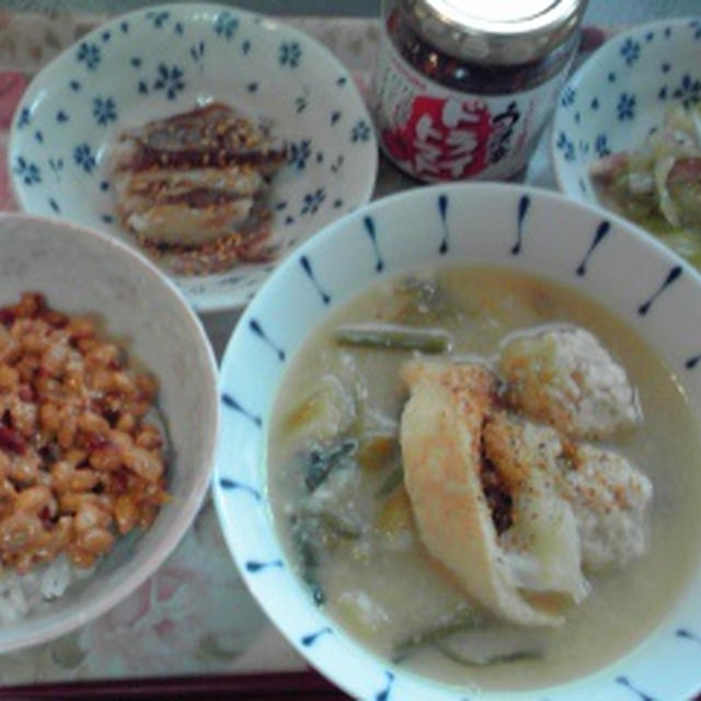 今朝の自分ご飯、鶏だんご鍋を味噌仕立てにしてみたよ♪