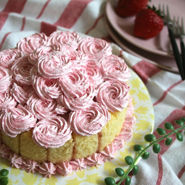 【簡単！母の日に♪】ピンクが可愛い❤お花の苺レアチーズケーキ