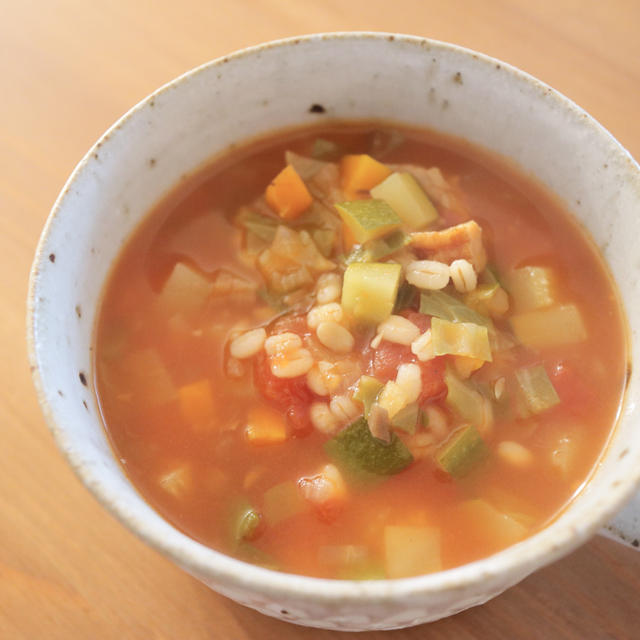 【レシピ】もち麦とたっぷり野菜のトマトスープ　　：IKEAの押し麦と生姜のスープを真似っこ♪