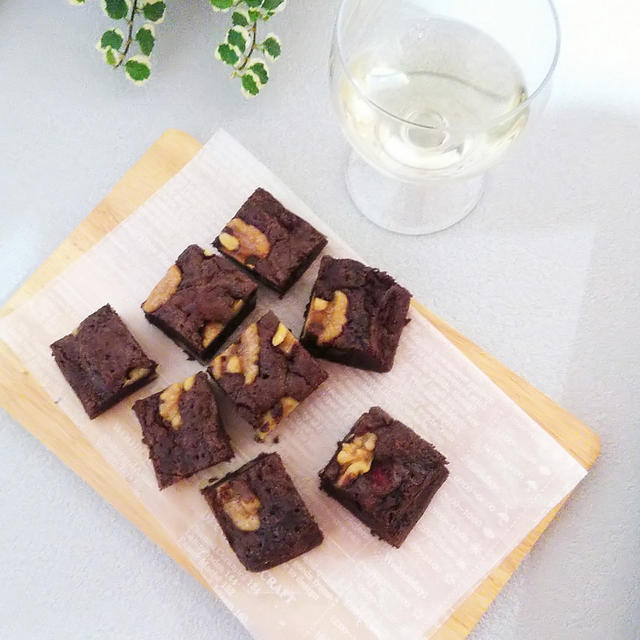 クランベリー入りブラウニー＆ストロベリーチョコがけミニカヌレ