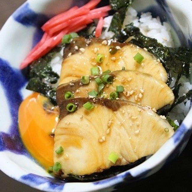 10月17日　　ぶり照り丼