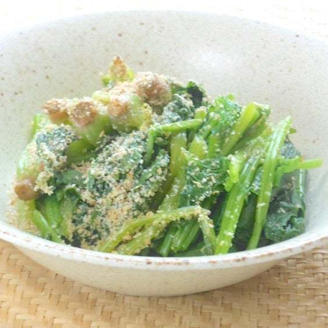 サッとゆでて簡単！シンプルなのが美味しい〜ほうれん草の胡麻和え。