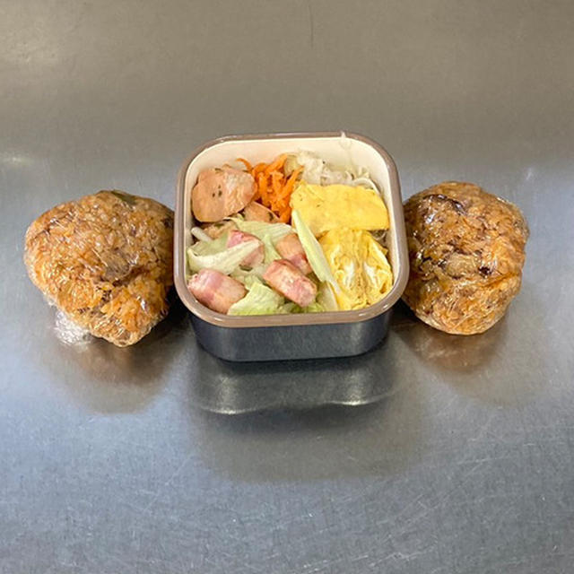 男子中学生のお弁当（職業体験）・女子大学生につめ弁。