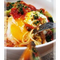 パスタソースで簡単本格的なトマトソースパスタ。
