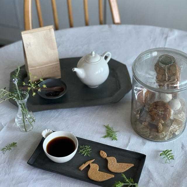 河合竜彦さんの器と、「カフェ・ド・ハナエ」さんのコーヒーと焼き菓子