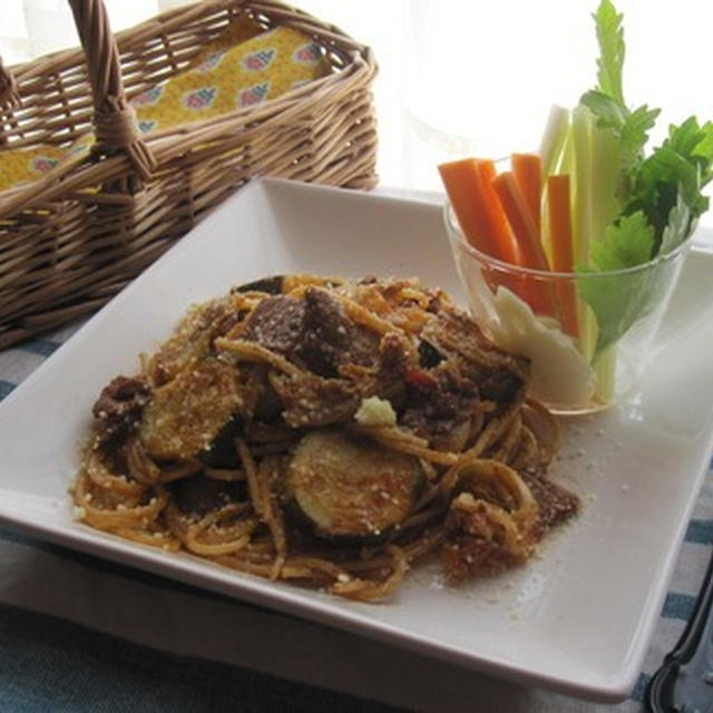 ランチ♪バルサミコ風味のキャベツと牛肉のトマトクリームパスタ