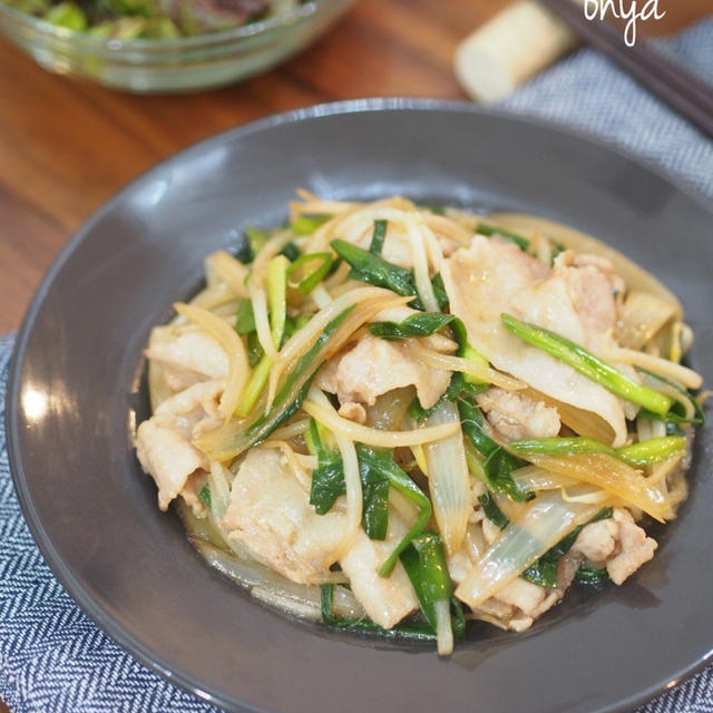 もやしでかさまし♡豚バラと野菜たっぷりスタミナ丼♡