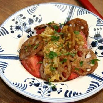 ハスとトマトのカレードレッシングサラダ