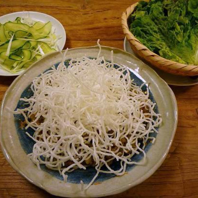 ひき肉の葉っぱ包み