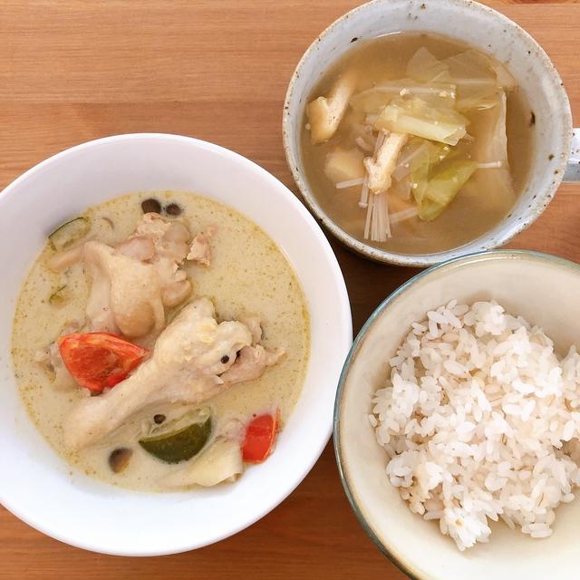 栄養バランスばっちりな大戸屋おすすめメニュー。と、業務スーパーのグリーンカレーペーストうまっ♡