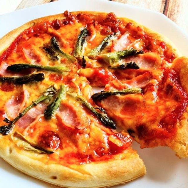 楽して春を味わう山菜ピザ