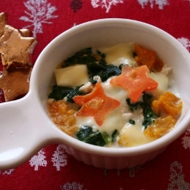 簡単☆クリスマス☆離乳食レシピ「3色野菜とそぼろのチーズミルク煮（カミカミ期）」レシピブログ連載の更新しました☆彡