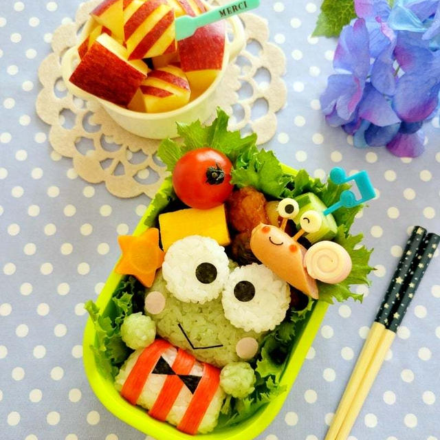 カタツムリも一緒！けろっぴキャラ弁♪︎